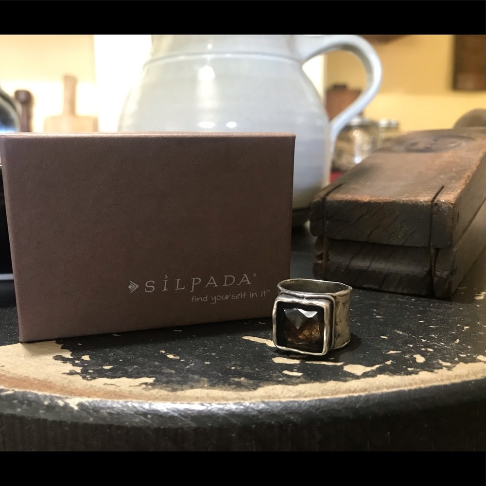 🌷 Retired Silpada ring